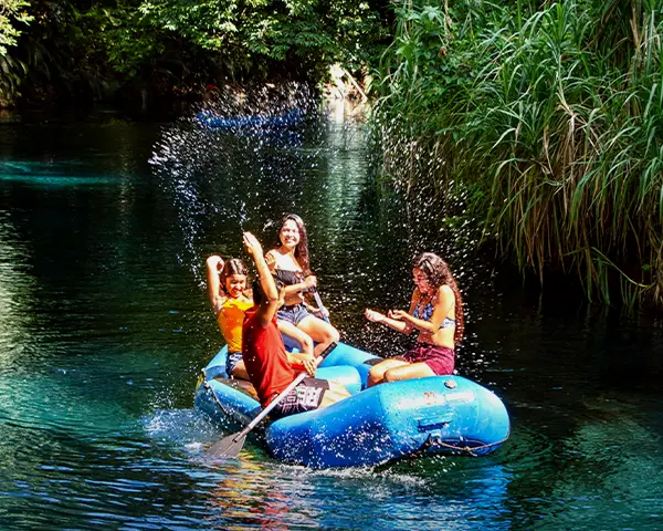 imagen de promoción de cumpleaños en las estacas, externa